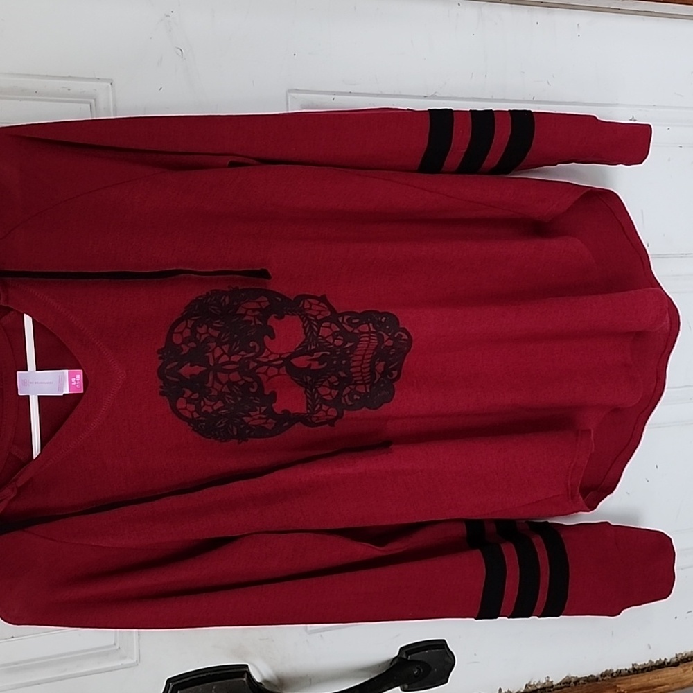 Lightweight pullover shirt. NWOT. Never worn only tried on. Size Large perfect!